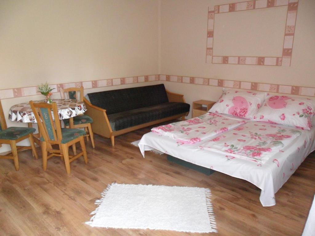 Emese Apartman Hajduszoboszlo Room photo
